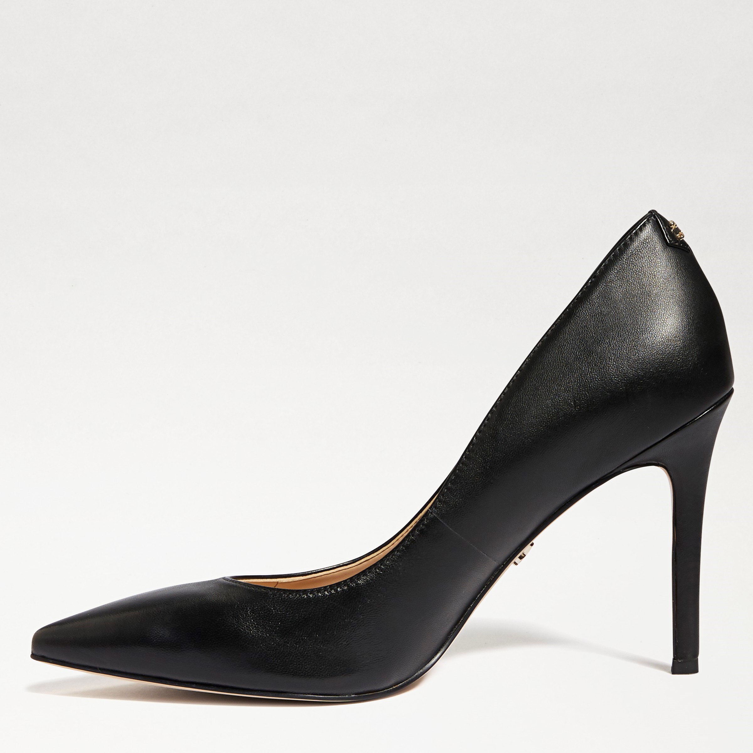 Pointed toe clearance mid heels